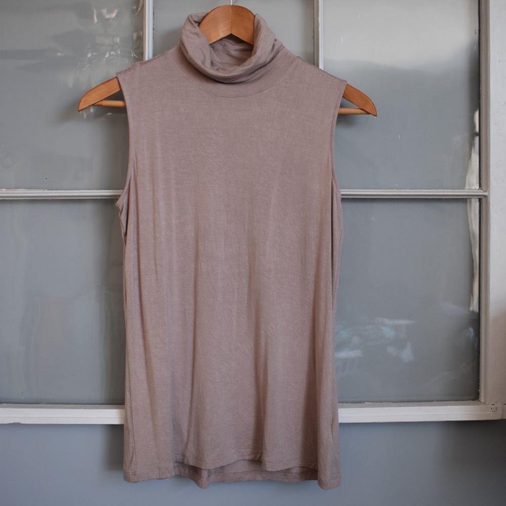 Adrienne Vittadini Sleeveless Turtleneck Top in Taupe